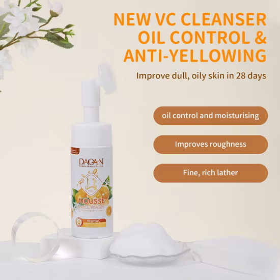 Vitamin C Feuchtigkeitsspendendes Mousse-Reinigungsgel mit feuchtigkeitsspendender Bürste